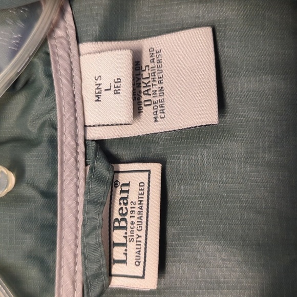 L.L. Bean Men's Olive Green Windbreaker w/Hood Size Large; with Embroidery - Picture 2 of 8